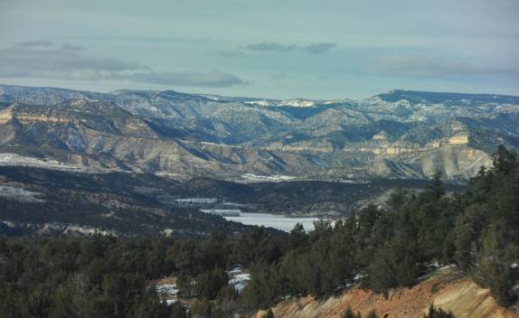 A paisagem grandiosa de Utah, chegando à área do Zion National Park, nos Estados Unidos